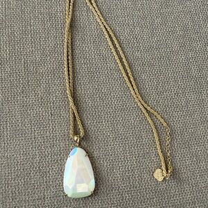 Kendra Scott Gold and White Iridescent Necklace with Elegant Design